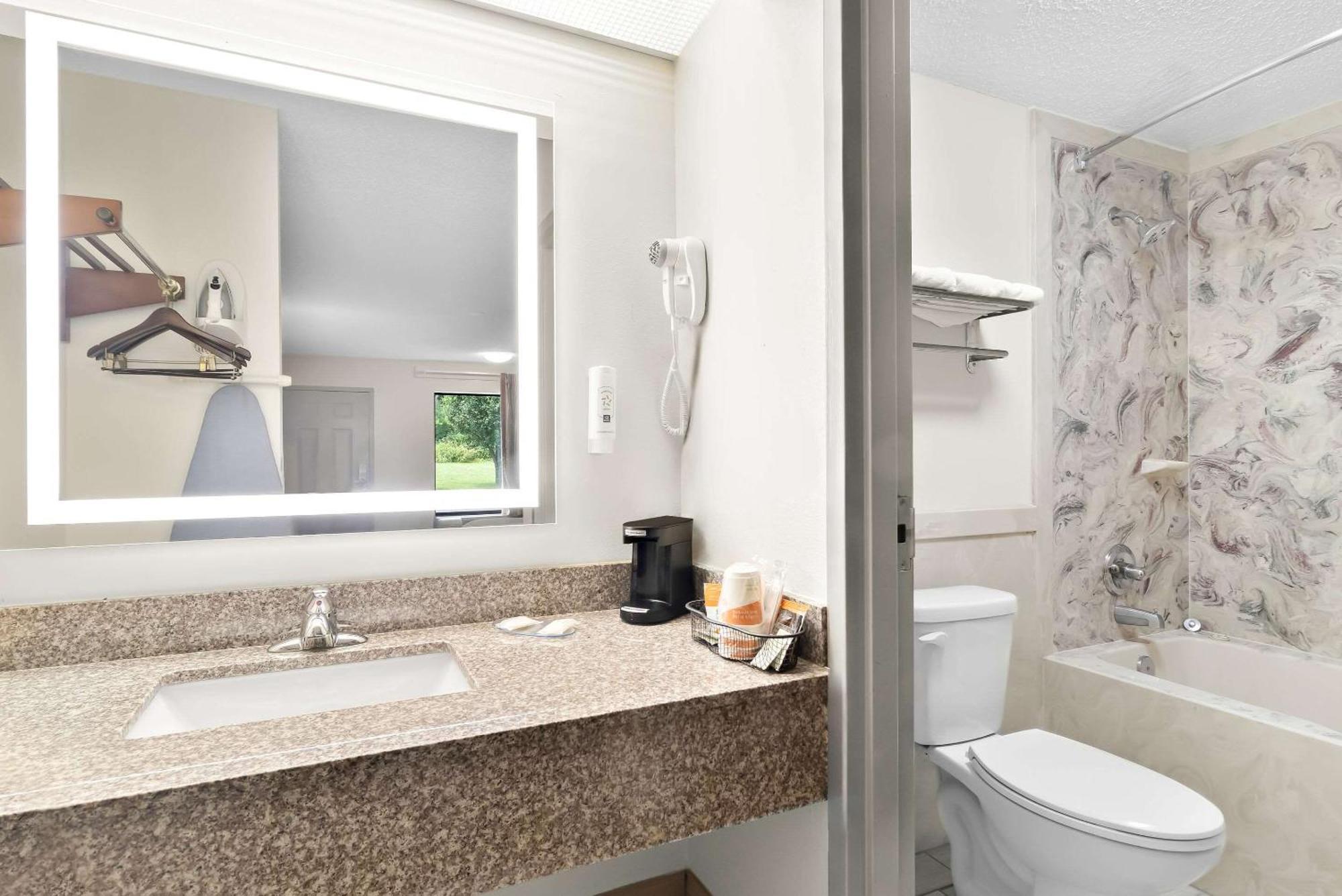 Quality Inn Russellville Eksteriør bilde